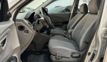 
									Hyundai Tucson  GL 20 L full								