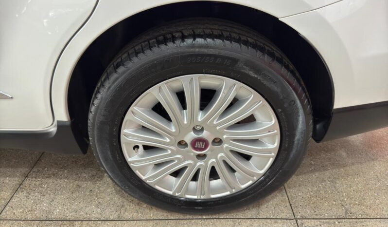 
								Fiat Grand Siena  1.6 Essence full									