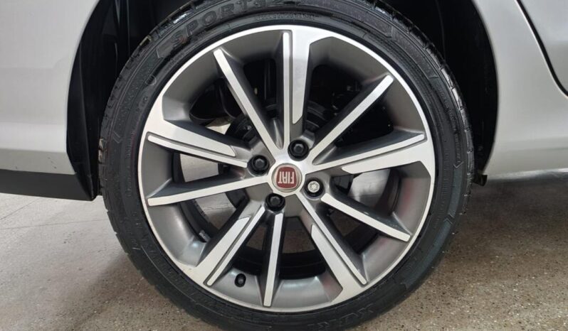 
								Fiat Cronos  1.8 Precision full									