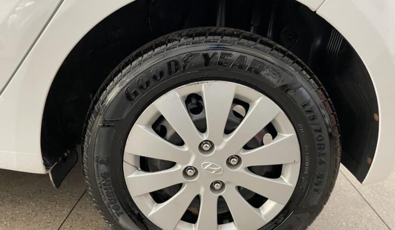 
								Hyundai HB20  1.0 Confort full									