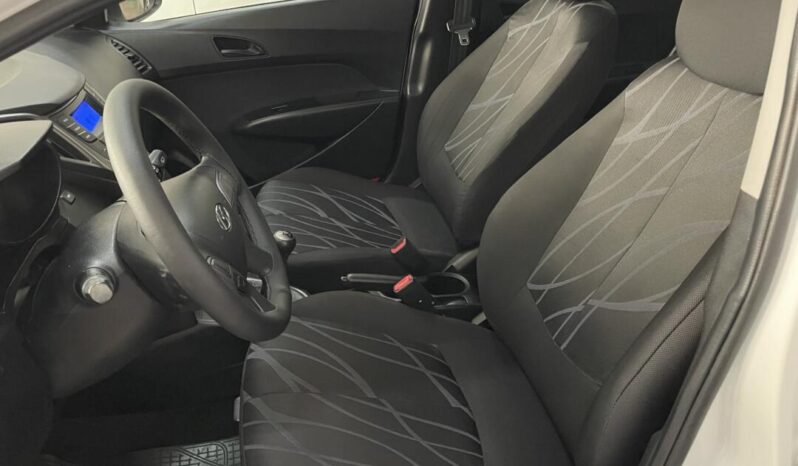 
								Hyundai HB20  1.0 Confort full									