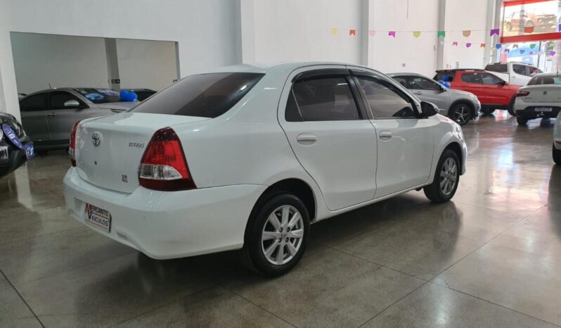 
								Toyota Etios  1.5 X Plus full									
