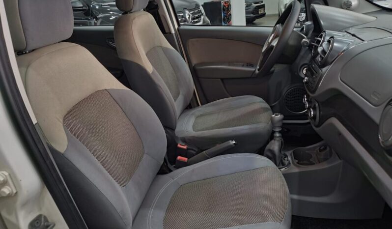 
								Fiat Palio  1.6 Essence full									