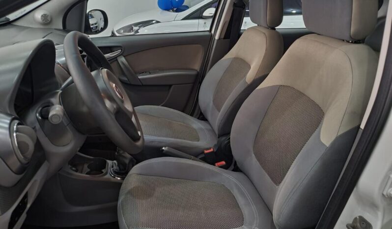 
								Fiat Palio  1.6 Essence full									