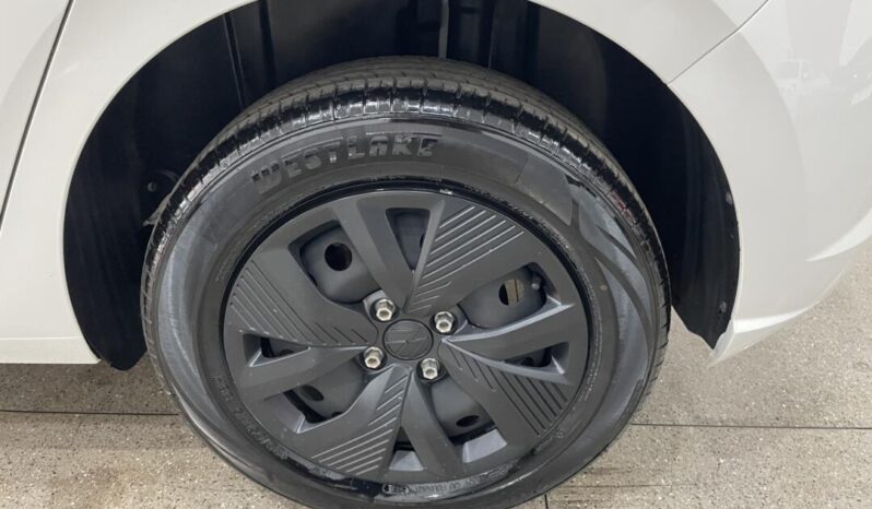 
								Volkswagen Polo  1.0 Tracker full									