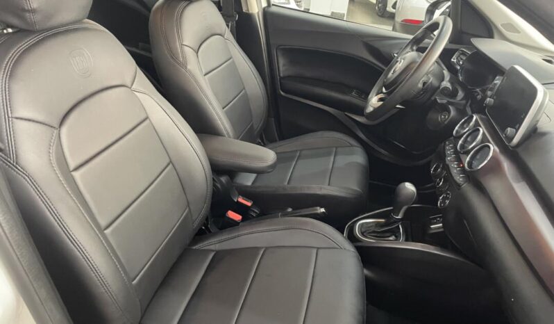 
								Fiat Cronos  1.8 Precision full									