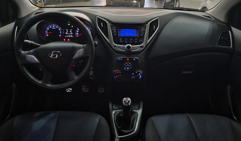 
								Hyundai HB20X  1.6 X full									