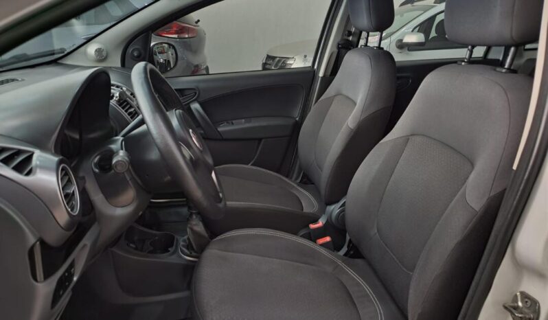 
								Fiat Grand Siena  1.4 Attractive full									