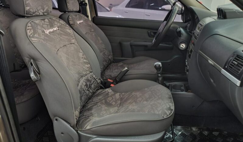 
								Fiat Strada  1.8 Adventure full									