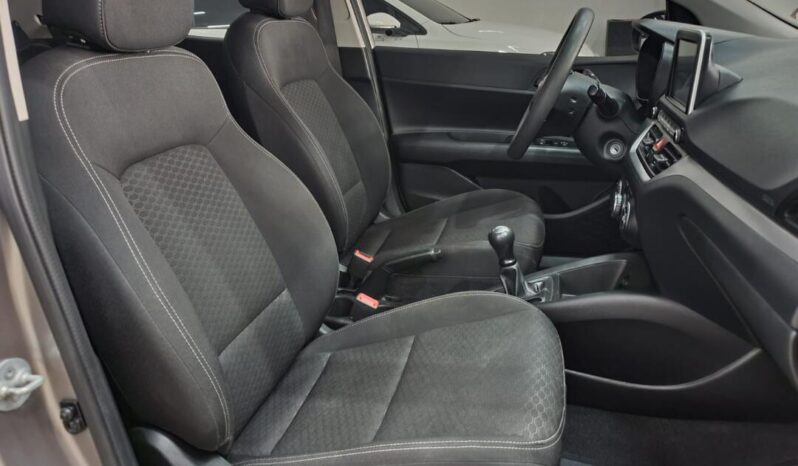 
								Hyundai HB20  1.0 Vision full									