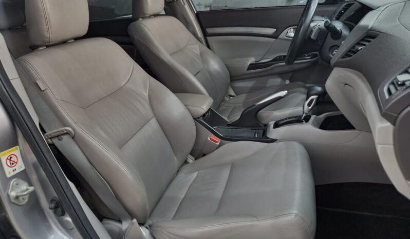 
								Honda Civic  1.8 EXS full									