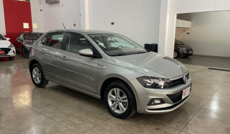 
								Volkswagen Polo  1.0 Confortline Turbo full									