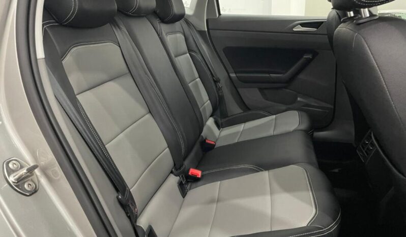 
								Volkswagen Polo  1.0 Confortline Turbo full									