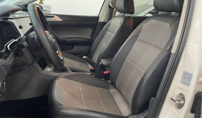 
								Volkswagen Polo  1.0 Highline full									