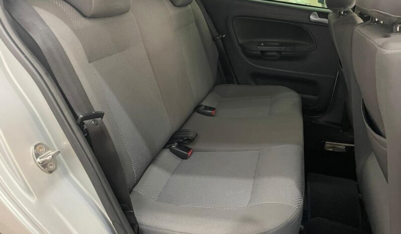 
								Volkswagen Voyage  1.6 Comfortline full									