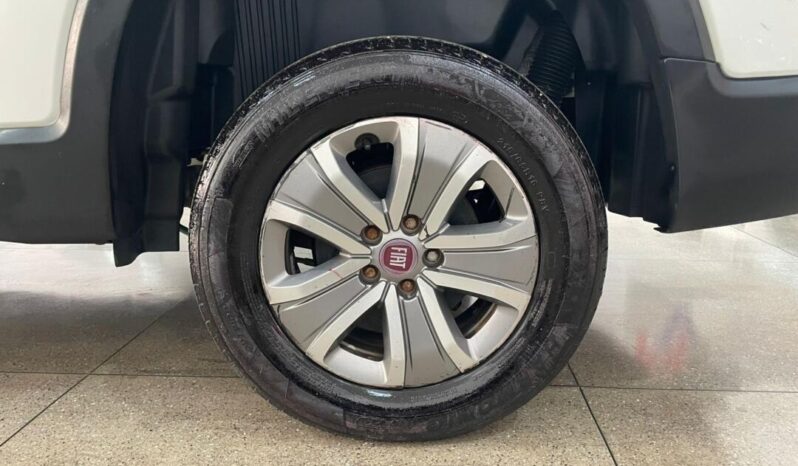 
								Fiat Toro  1.8 Freedom full									