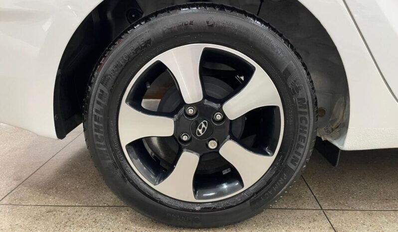 
								Hyundai HB20S  1.6 Comfort full									