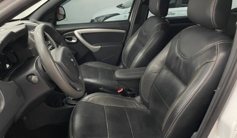 
								Renault Duster  1.6 full									