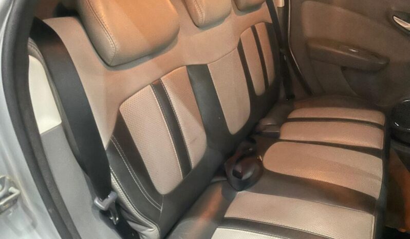 
								Fiat Grand Siena  1.6 Essence full									