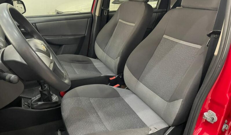 
								Chevrolet Celta  1.0 LT full									