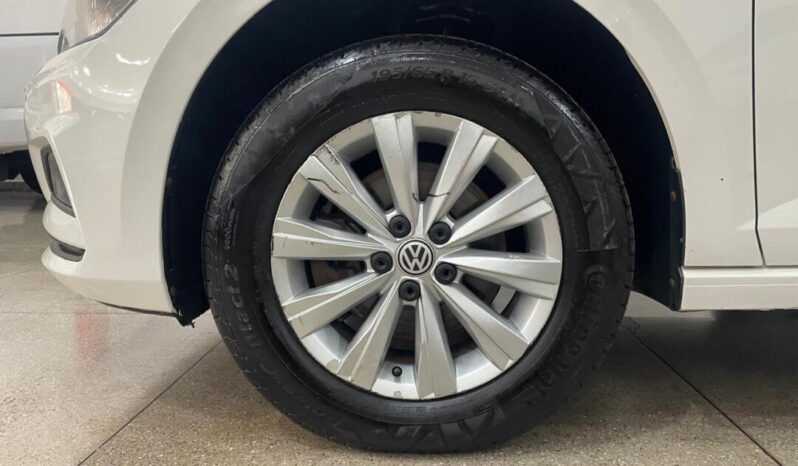 
								Volkswagen Virtus  Turbo 200 TSI full									