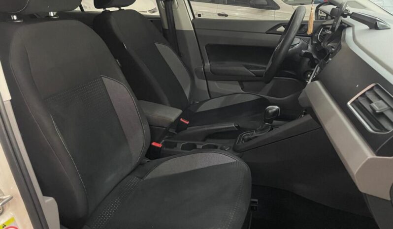 
								Volkswagen Virtus  Turbo 200 TSI full									