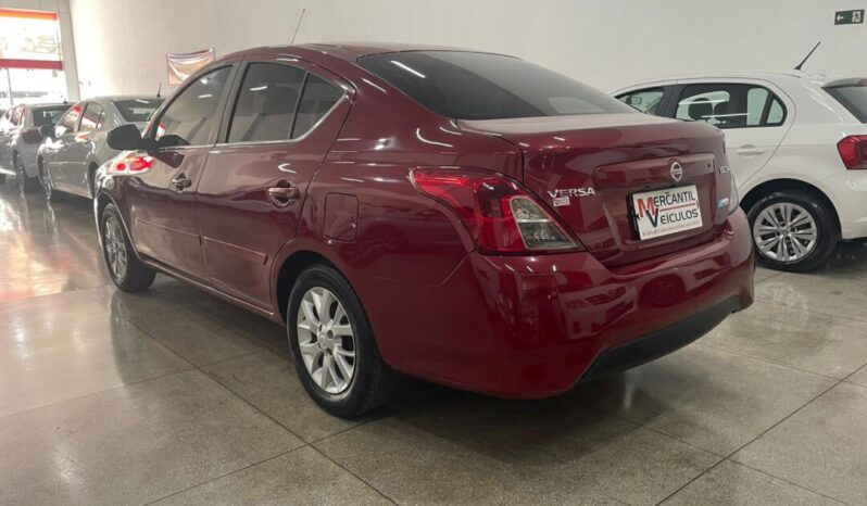 
								Nissan Versa  1.6 SL full									