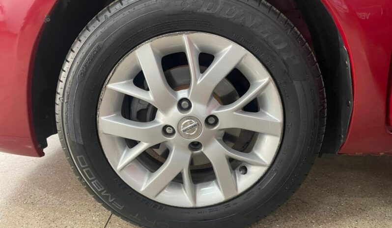 
								Nissan Versa  1.6 SL full									