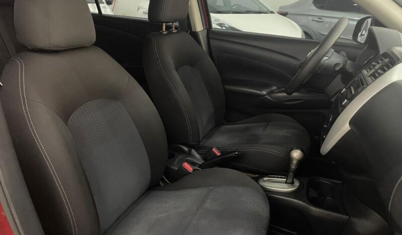 
								Nissan Versa  1.6 SL full									