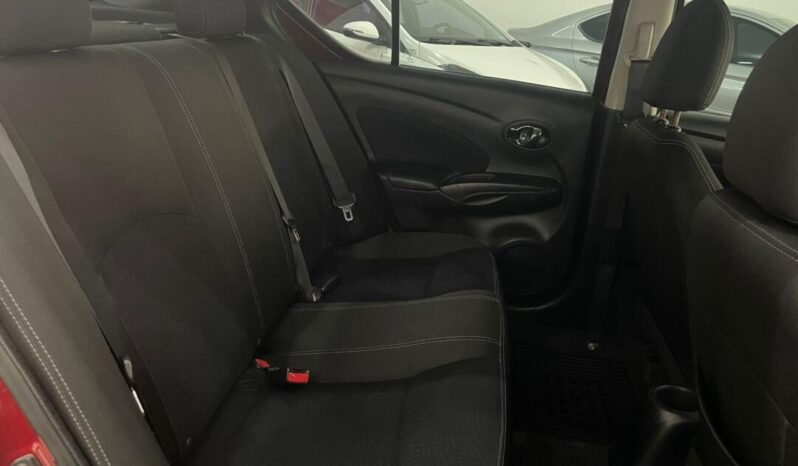 
								Nissan Versa  1.6 SL full									