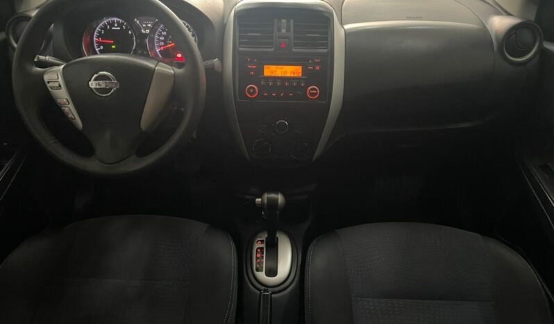 
								Nissan Versa  1.6 SL full									