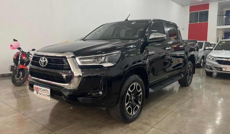 
								Toyota Hilux  2.8 full									