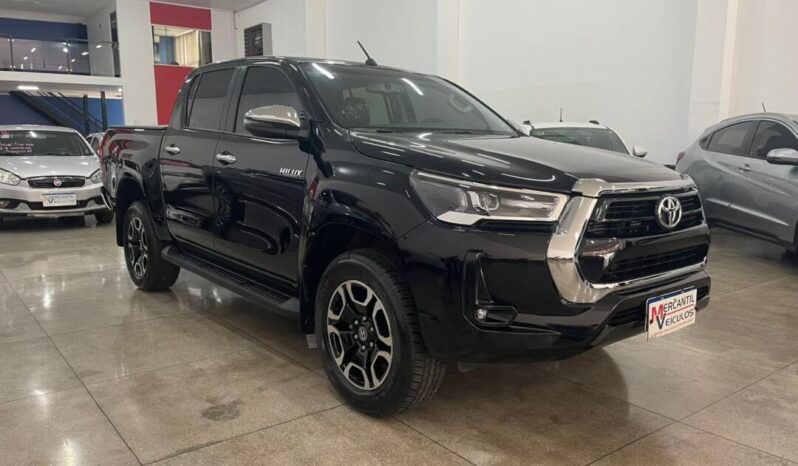 
								Toyota Hilux  2.8 full									