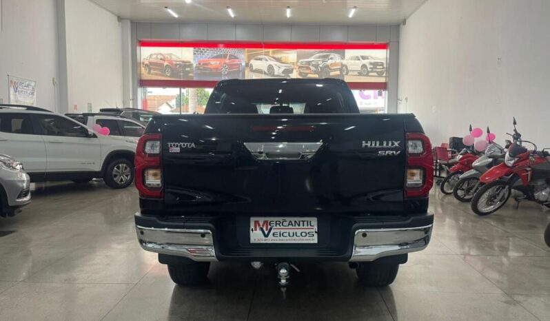 
								Toyota Hilux  2.8 full									