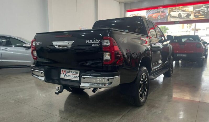 
								Toyota Hilux  2.8 full									