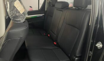 
									Toyota Hilux  2.8 full								