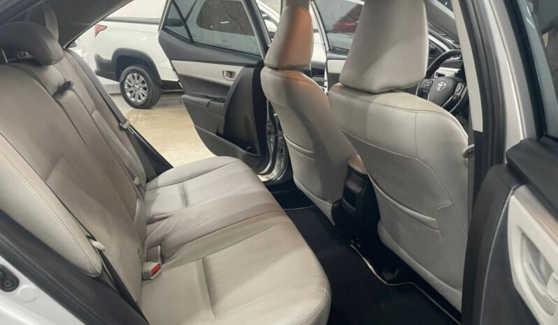 
								Toyota Corolla  2.0 full									