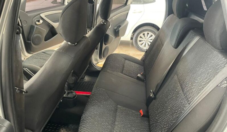 
								Renault Duster Oroch  1.6 full									