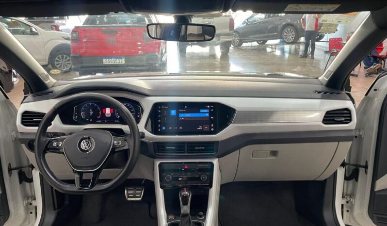
								Volkswagen T-Cross  1.4 full									