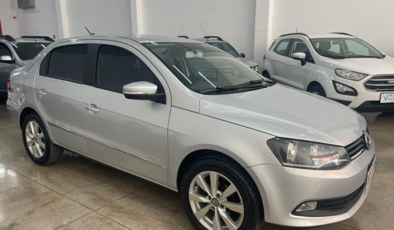 
								Volkswagen Voyage  1.6 full									