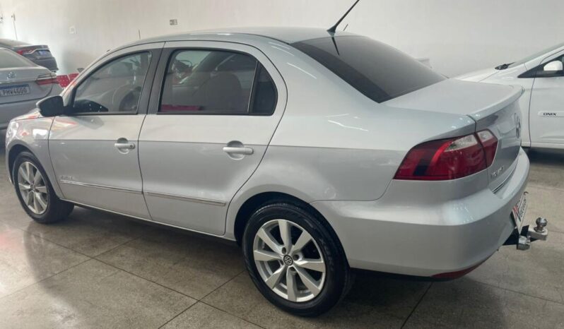 
								Volkswagen Voyage  1.6 full									