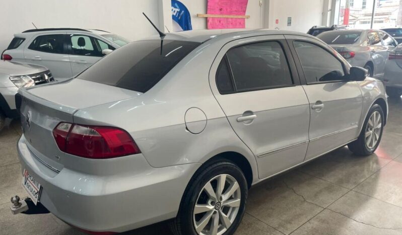 
								Volkswagen Voyage  1.6 full									