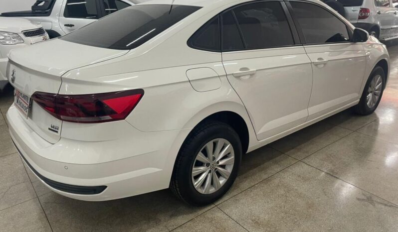 
								Volkswagen Virtus  1.6 full									