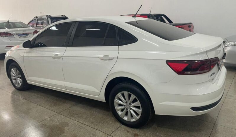 
								Volkswagen Virtus  1.6 full									