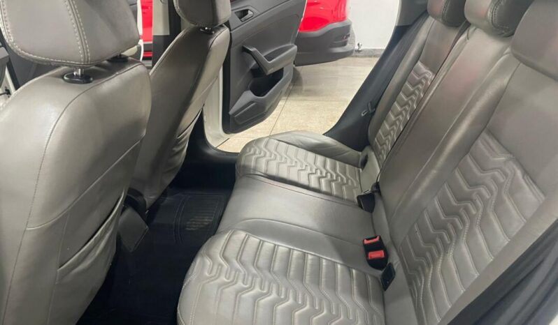 
								Volkswagen Virtus  1.6 full									