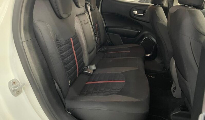 
								Fiat Toro  1.8 Freedom full									