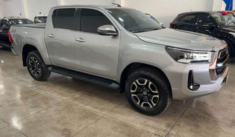 
								Toyota Hilux  2.8 full									