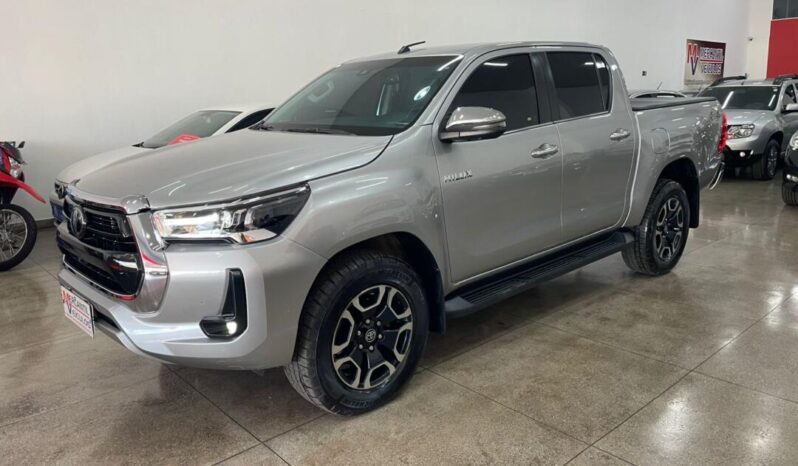 
								Toyota Hilux  2.8 full									