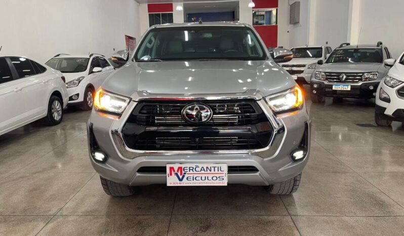 
								Toyota Hilux  2.8 full									