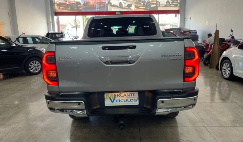 
								Toyota Hilux  2.8 full									